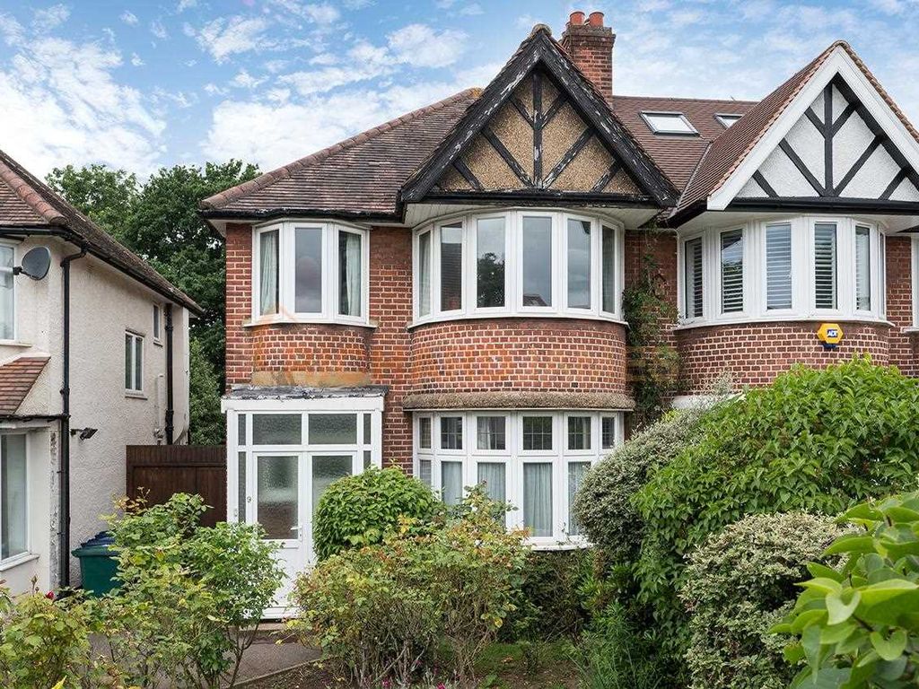 Maxwelton Close, London NW7