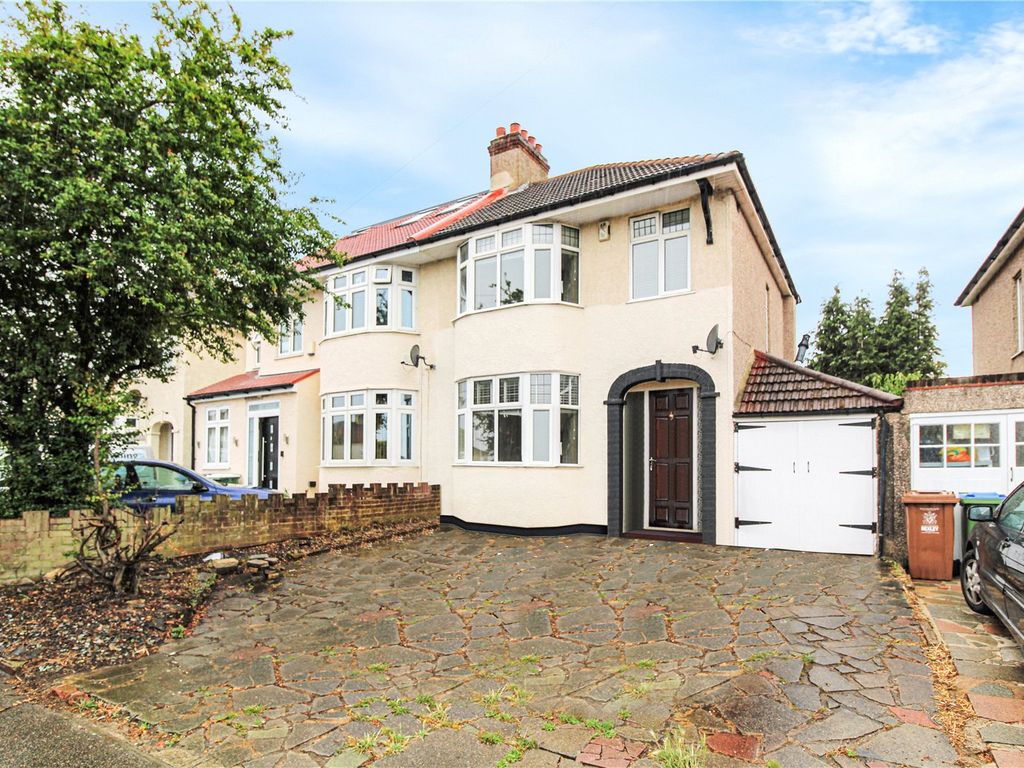 3 bed semidetached house to rent in Bedonwell Road, Bexleyheath, Kent