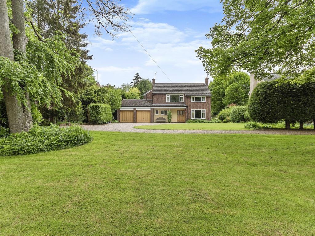 4 bed detached house for sale in High Street, Meldreth, Royston SG8