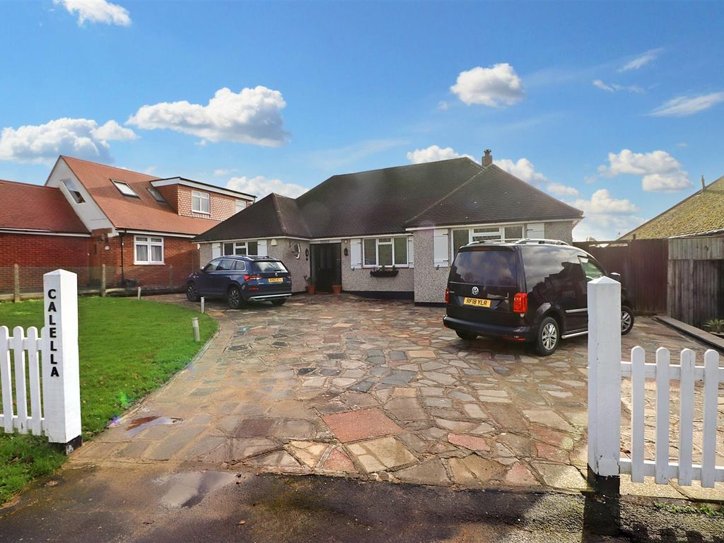 5 bed chalet for sale in Potters Lane, Well End, Borehamwood WD6, £