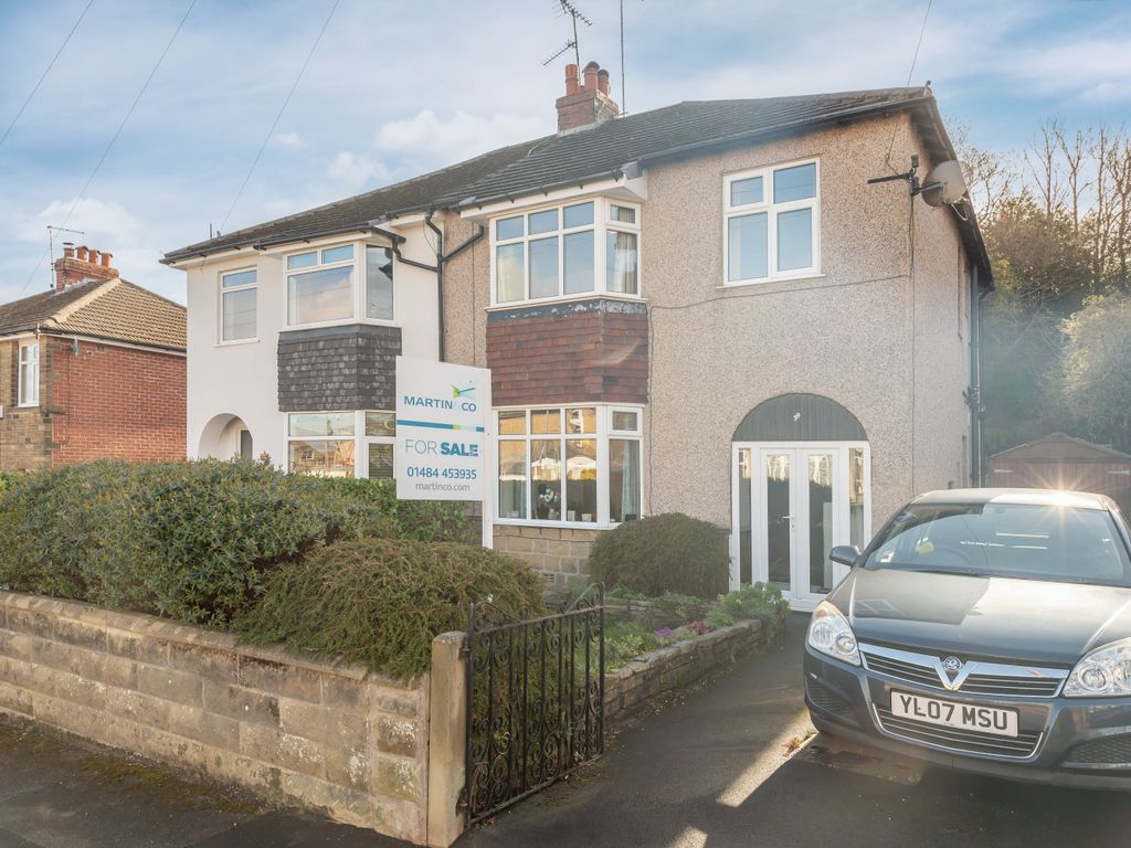 3 bed semidetached house for sale in Benomley Road, Almondbury
