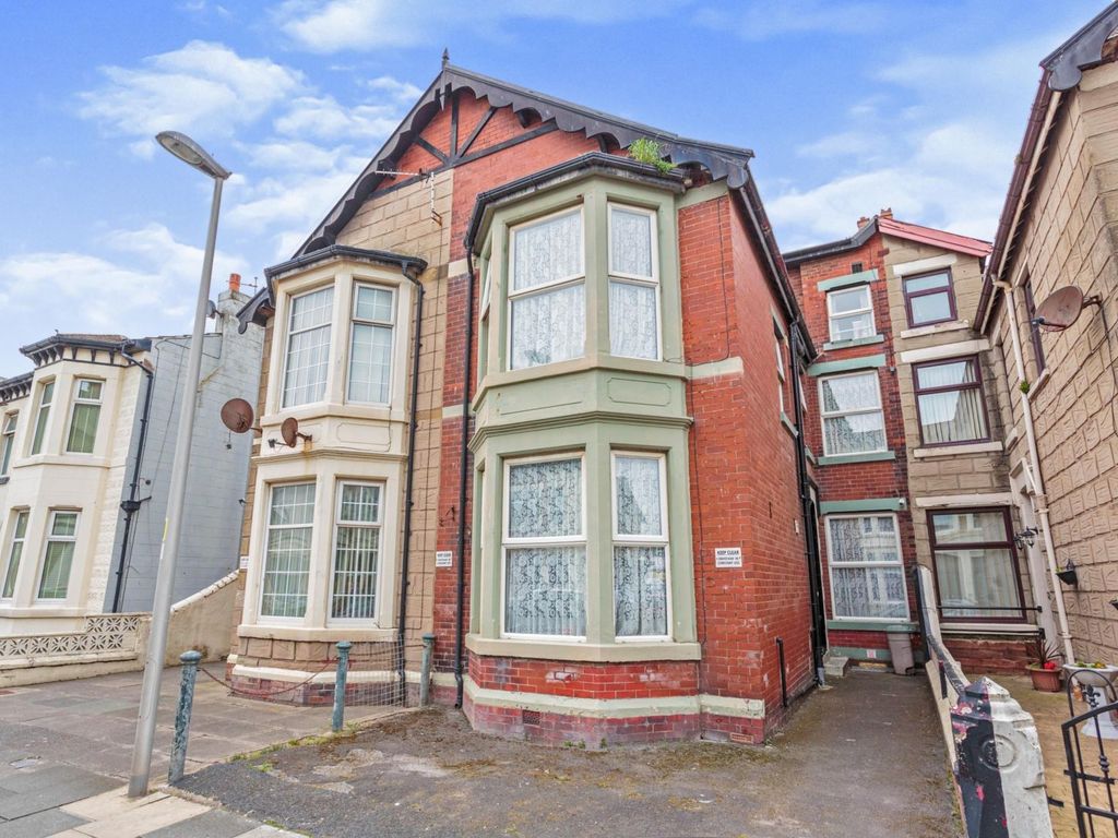 7 bed semidetached house for sale in Moore Street, Blackpool FY4 Zoopla