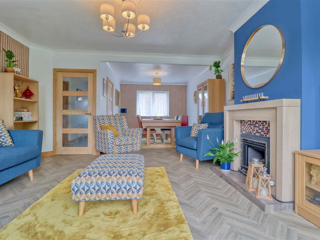 2 bed bungalow for sale in Freshwater Lane, ClactonOnSea CO15 Zoopla