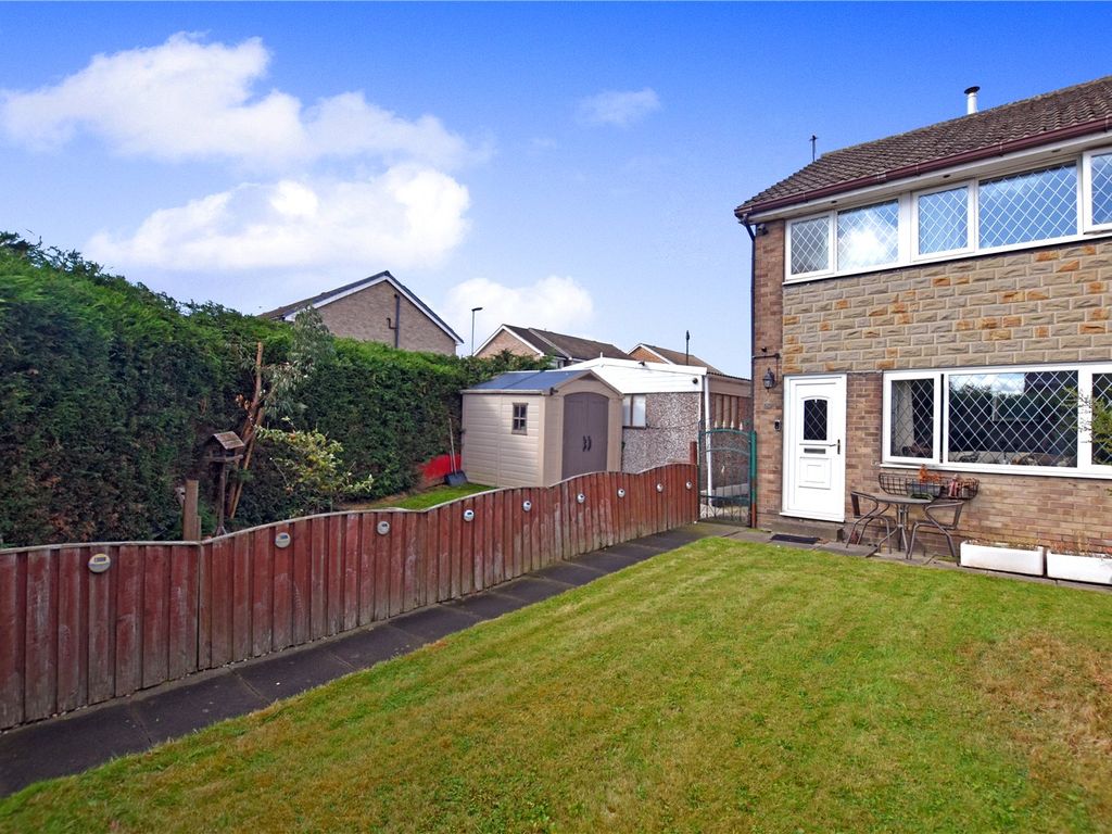 3 bed semidetached house for sale in Moor Knoll Lane, East Ardsley