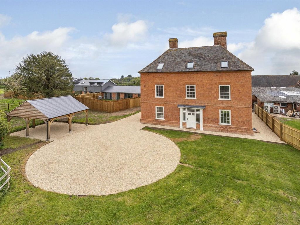 7 bed detached house for sale in London Road, Ryton On Dunsmore