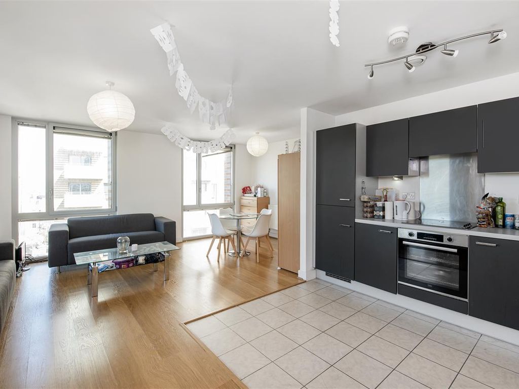 3 bed property to rent in Devon Road, Bow, London E3 Zoopla