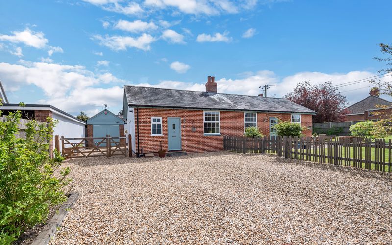3 bed detached bungalow for sale in Kingshall Street, Rougham, Bury St