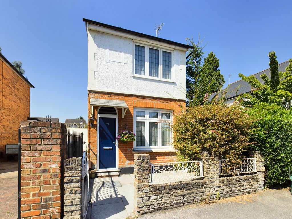 2 bed detached house for sale in Conquest Road, Addlestone, Surrey KT15