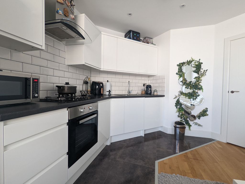 1 bed flat to rent in London Road, Bracknell RG12 Zoopla