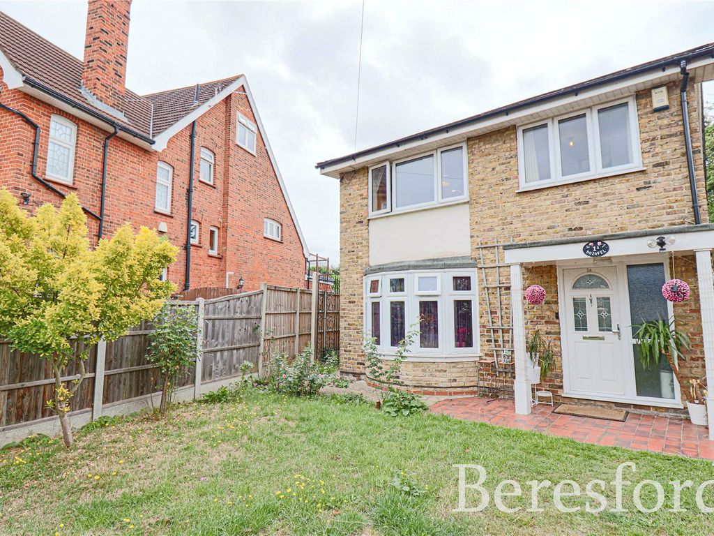 4 bed detached house for sale in Wykeham Avenue, Hornchurch RM11 Zoopla