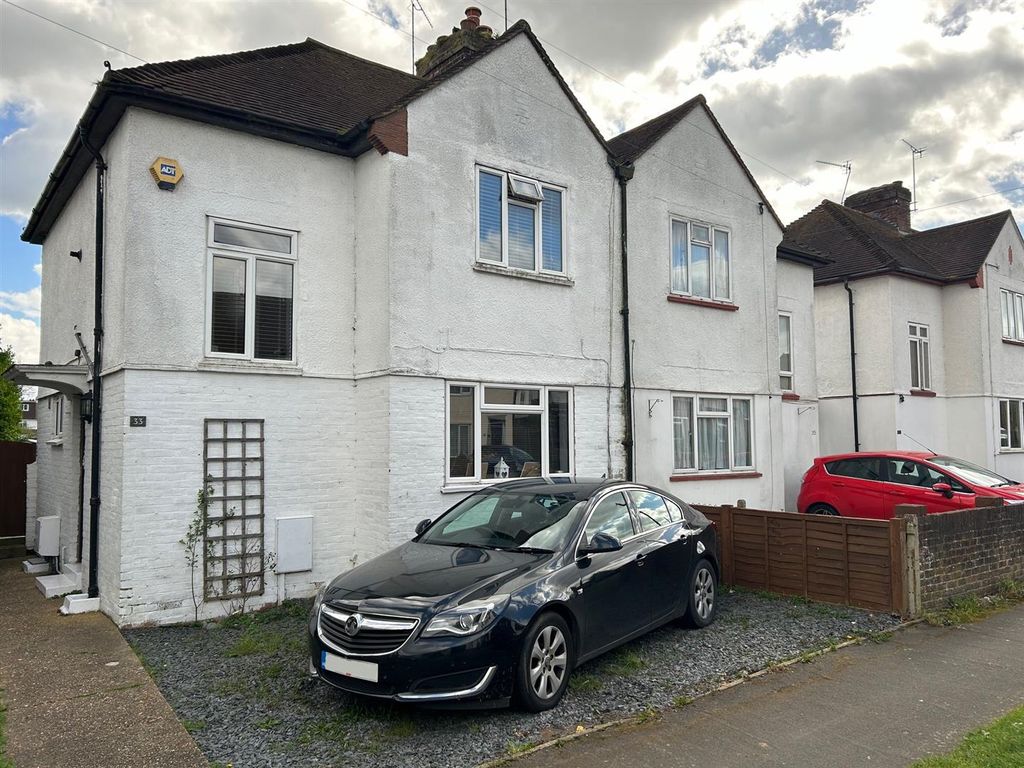 3 bed semidetached house for sale in Eden Grove Road, Byfleet, West