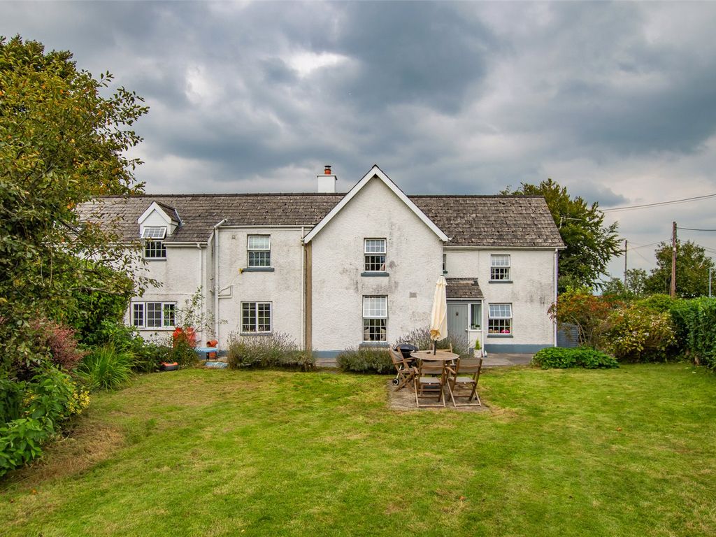 4 bed semidetached house for sale in School Road, Llangain, Carmarthen