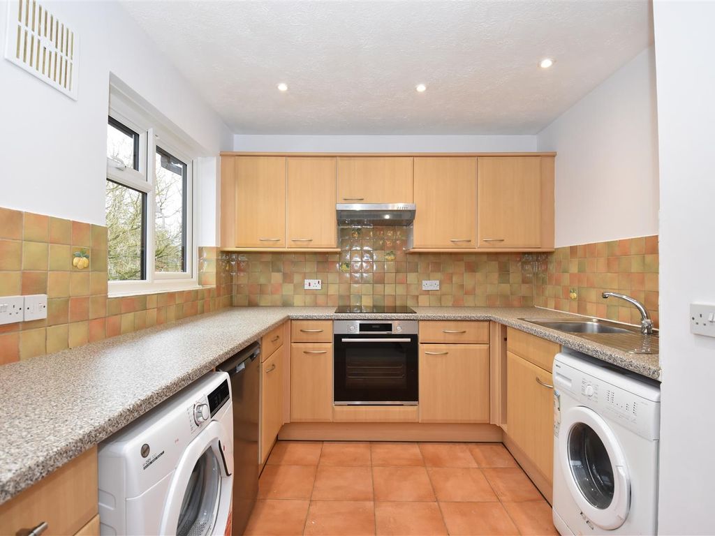 Property to rent in Withey Meadows, Hookwood, Horley RH6, £875 pcm Zoopla