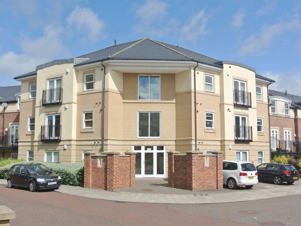 2 bed flat to rent in Grove Park Crescent, Gosforth, Newcastle Upon