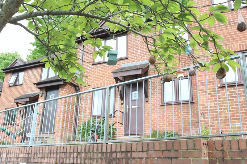 2 bed flat to rent in Butlers Court, High HP13 Zoopla