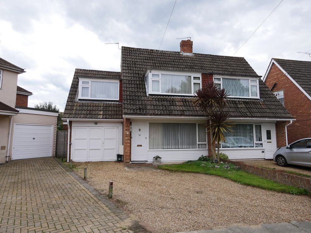 3 bed semidetached house for sale in The Glade, StainesUponThames