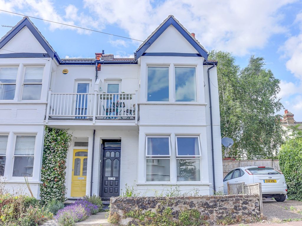 1 bed flat for sale in Glen Road, LeighOnSea SS9 Zoopla