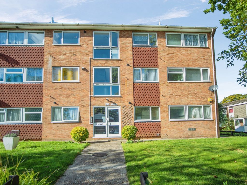 2 bed flat for sale in Nares Road, Gillingham ME8, £225,000 Zoopla