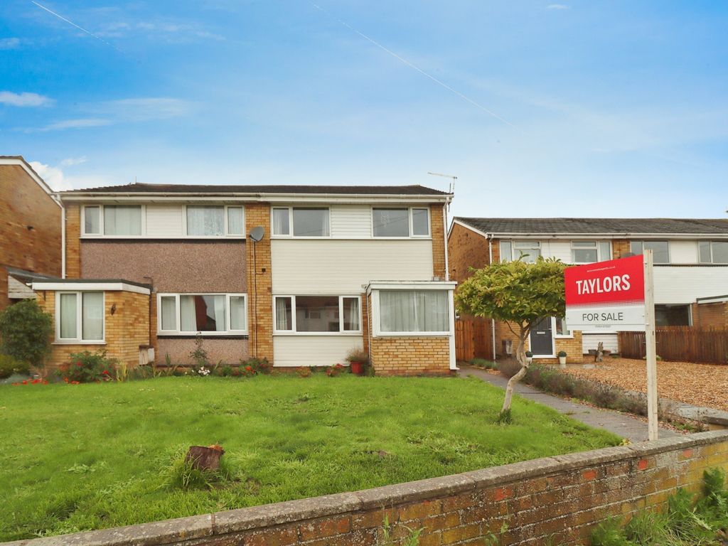 3 bed semidetached house for sale in Bevington Close, Patchway