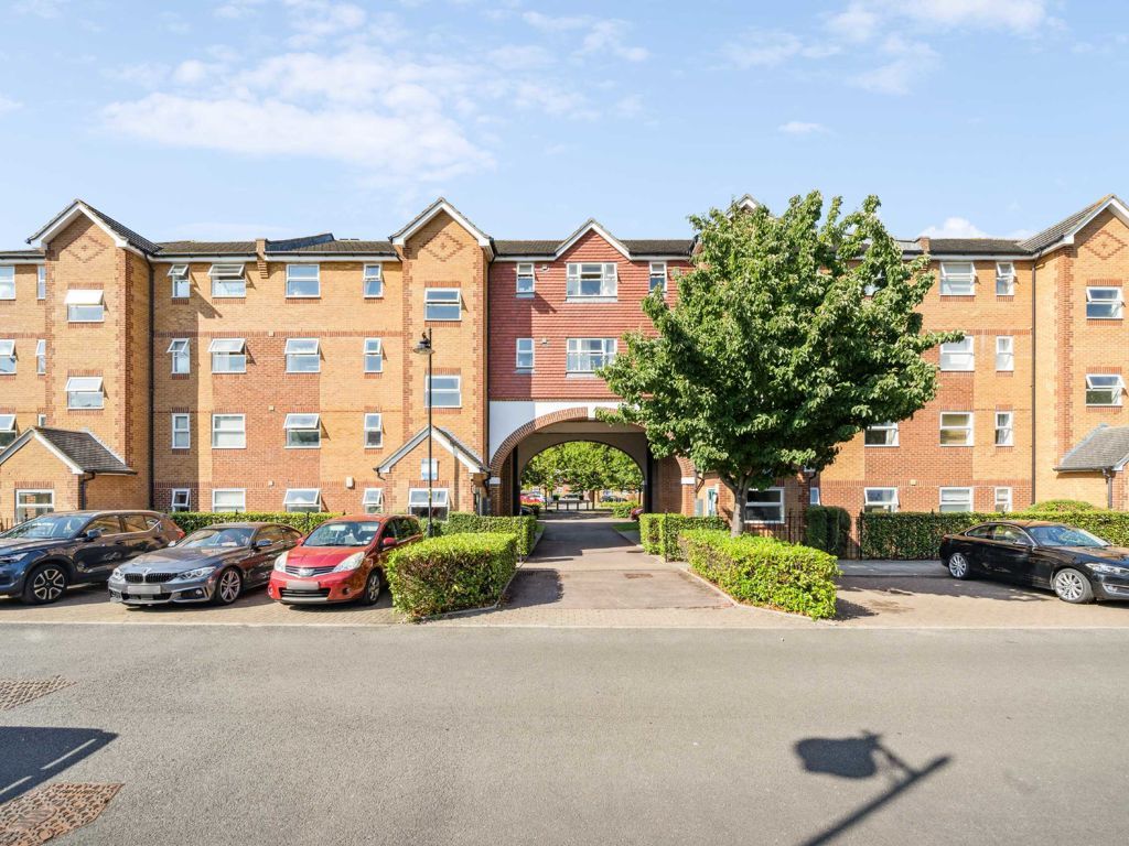 2 bed flat for sale in Molyneux Drive, London SW17, £425,000 Zoopla