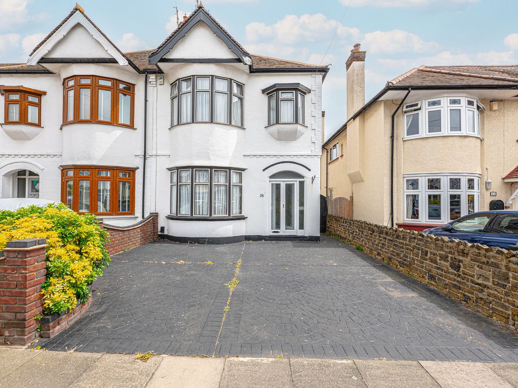 3 Bed Semi Detached House For Sale In Sandringham Road Southend On Sea