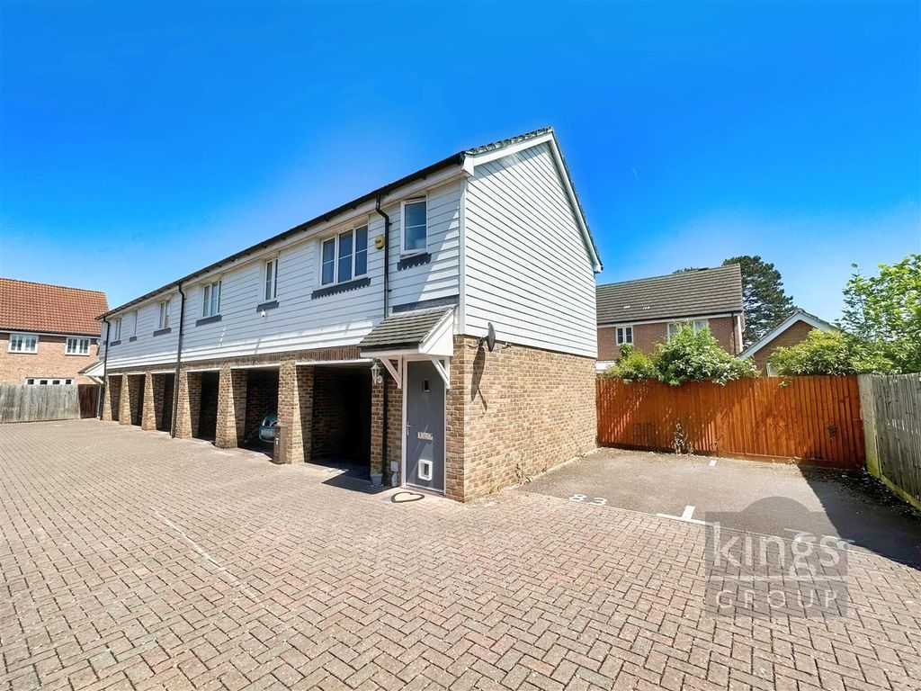 2 bed detached house for sale in Aldermere Avenue, Cheshunt, Waltham Cross EN8 Zoopla