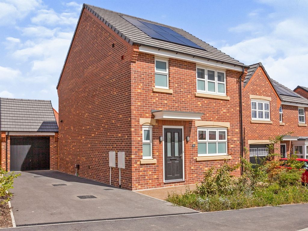 3 bed detached house for sale in Stanley Parkway, Stanley, Wakefield