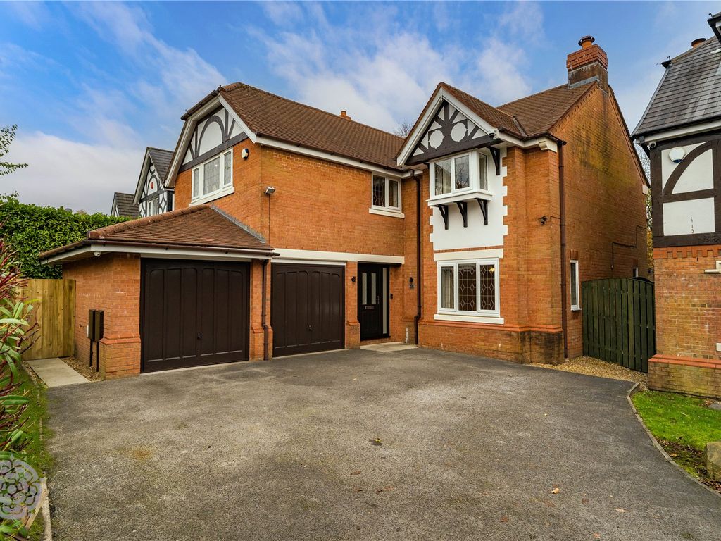 5 bed detached house for sale in Waterslea Drive, Heaton, Greater