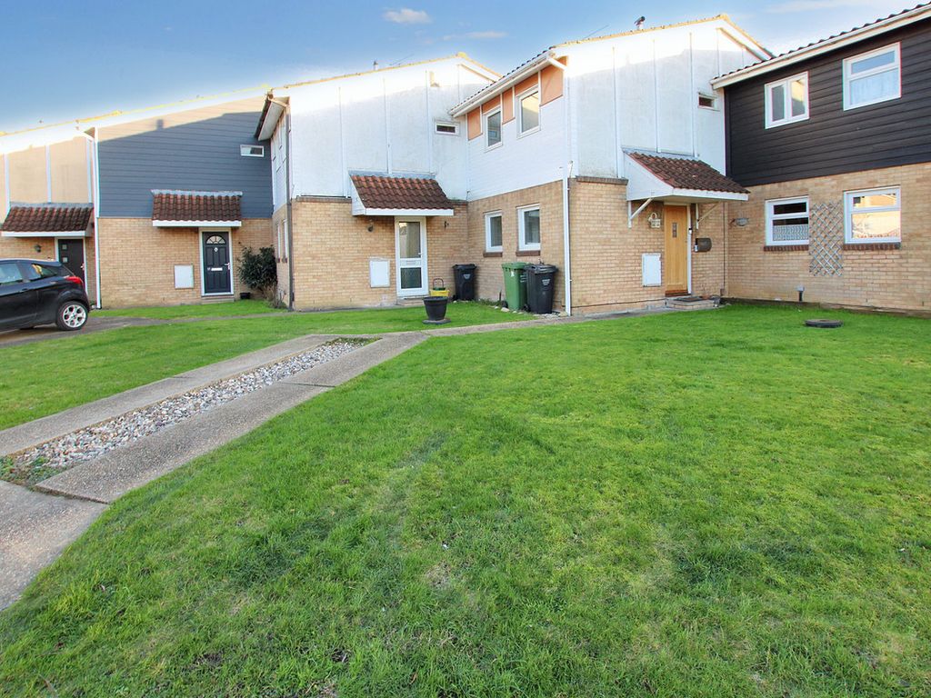 3 bed terraced house for sale in Soane Street, Basildon SS13, £325,000