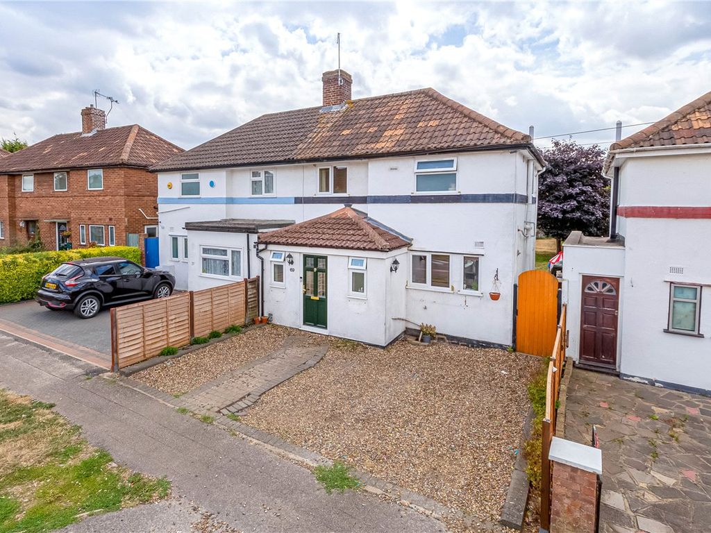 3 bed semidetached house for sale in Crawford Road, Hatfield
