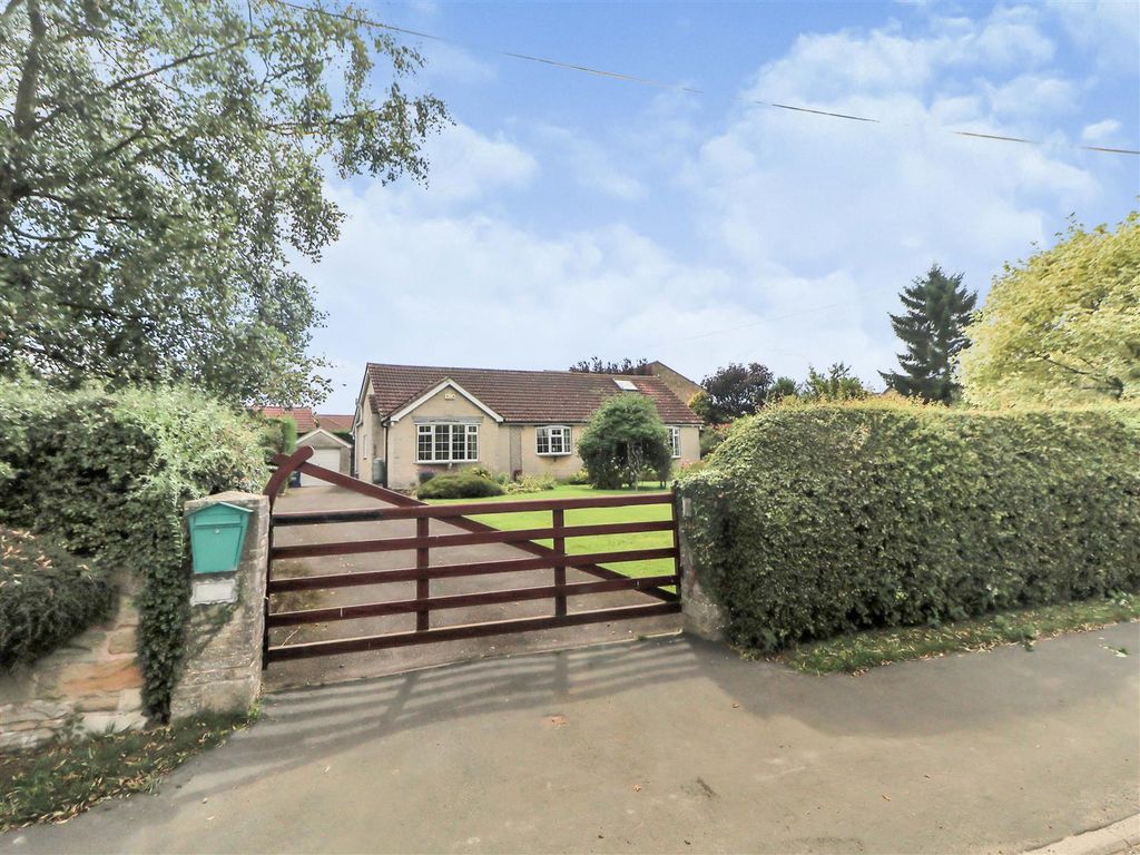 4 bed detached bungalow for sale in Aquarelle, Clayton, Doncaster DN5