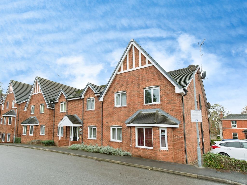 2 bed flat for sale in Castle Mews, Pontefract WF8, £90,000 Zoopla