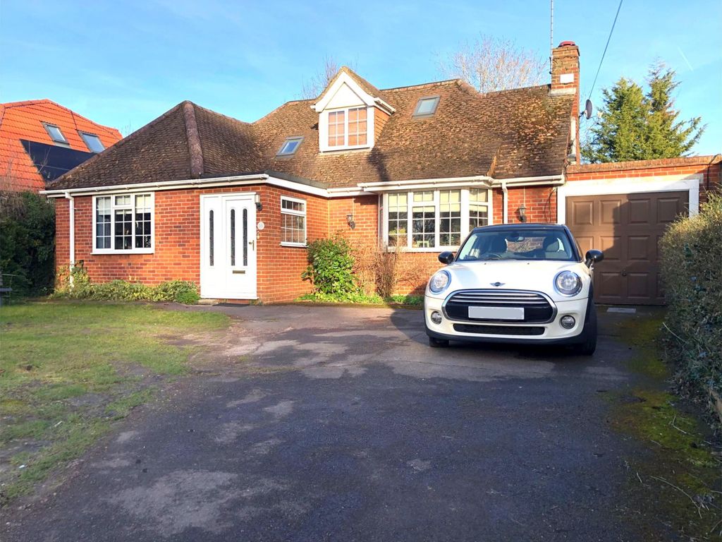 4 bed detached house for sale in Courthouse Road, Maidenhead SL6, £