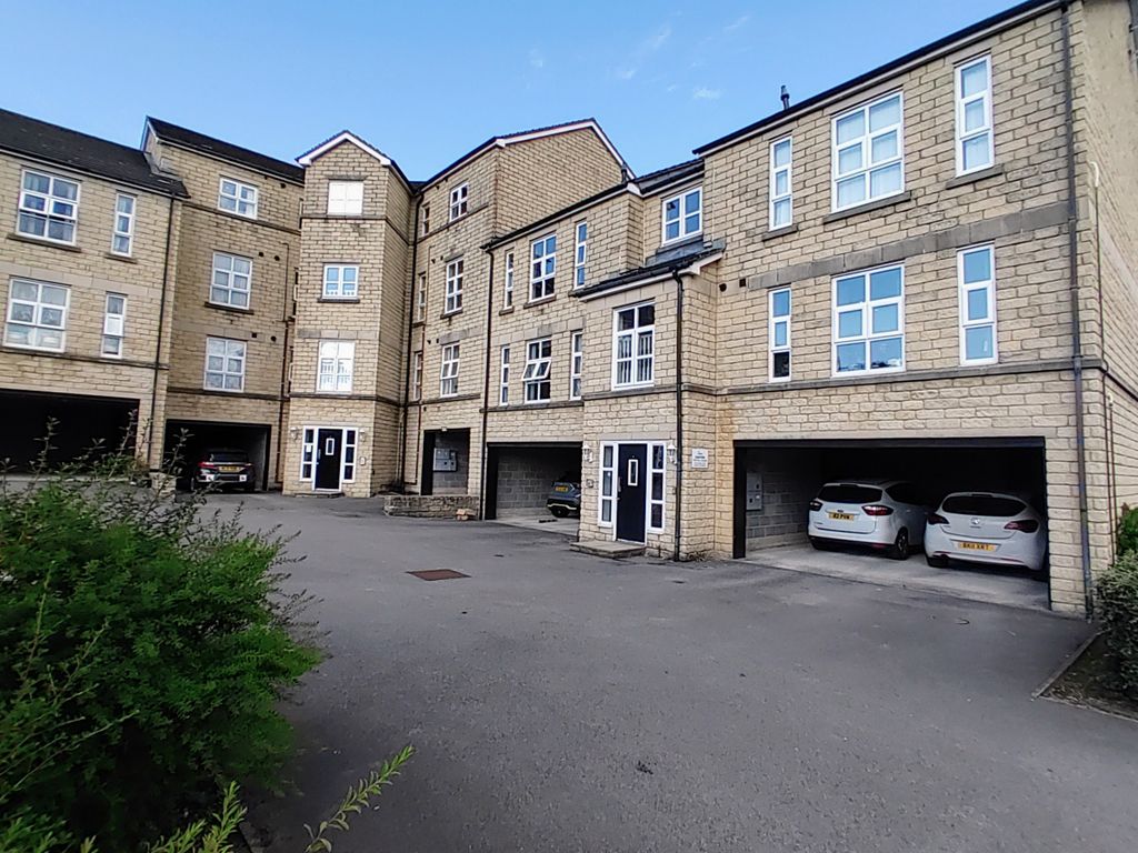 2 bed flat for sale in Woodsley Fold, Thornton, Bradford BD13, £94,950