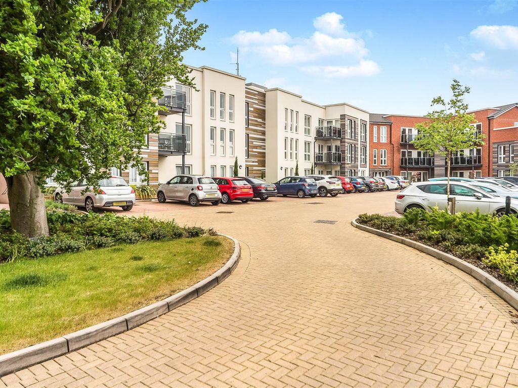 2 bed flat for sale in Sanderson Court, Park Road, Hagley, Stourbridge DY9 Zoopla