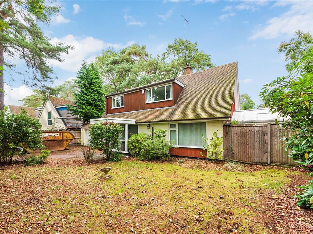 4 bed detached house for sale in The Chase, Edgcumbe Park, Crowthorne