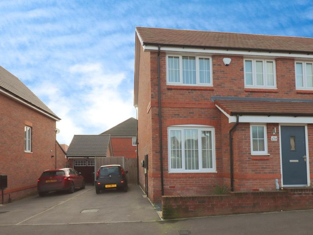 3 bed semidetached house for sale in Adelie Road, Galley Common