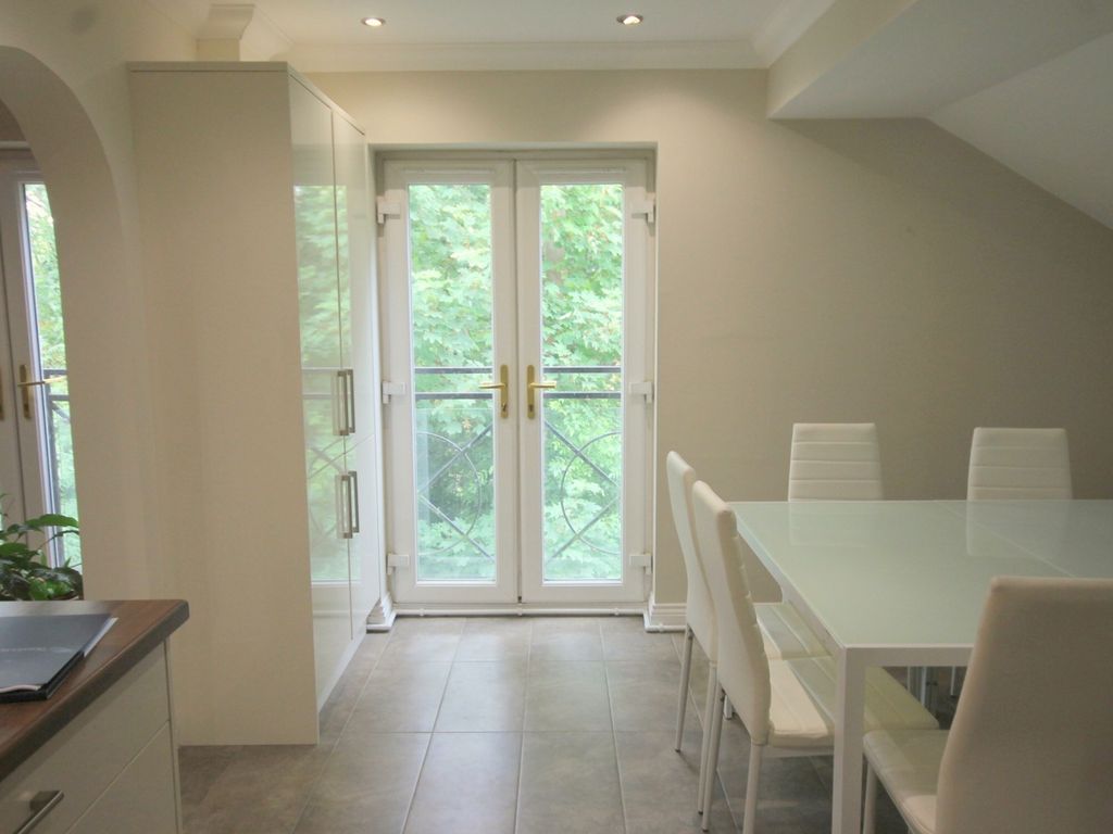 2 bed flat to rent in Old Mill Place, Wraysbury, StainesUponThames