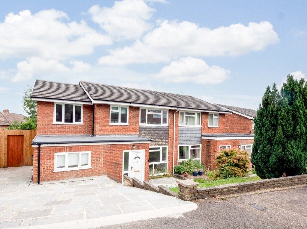4 bed property for sale in Brooke Way, Bushey WD23, £700,000 Zoopla