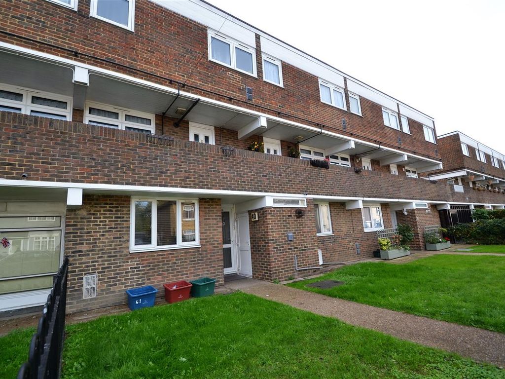 2 bed for sale in Bensington Court, New Road, Bedfont TW14
