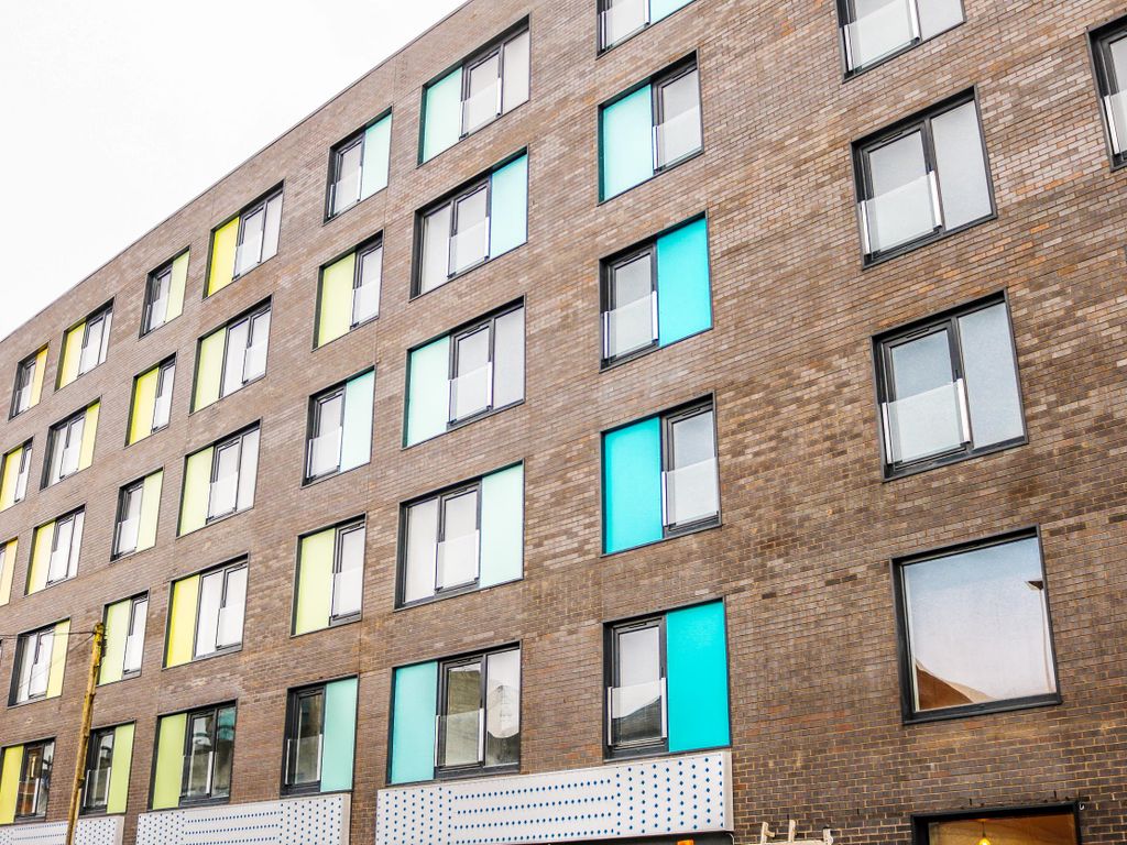 2 bed flat to rent in Victoria Court, Victoria Street, West Bromwich