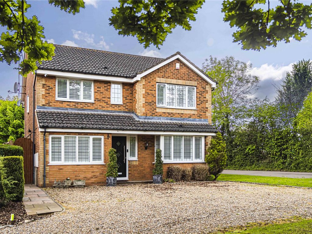 4 bed detached house for sale in Parklands, Gadebridge, Hemel Hempstead