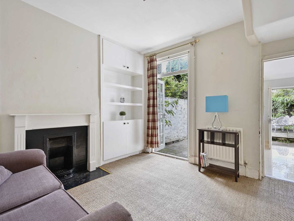 3 bed property for sale in Eversleigh Road, Shaftesbury Estate