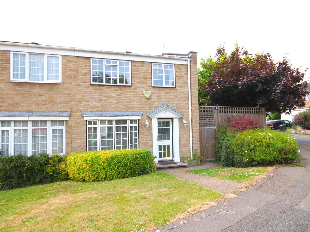 3 bed semidetached house to rent in Lynwood, Guildford GU2 Zoopla
