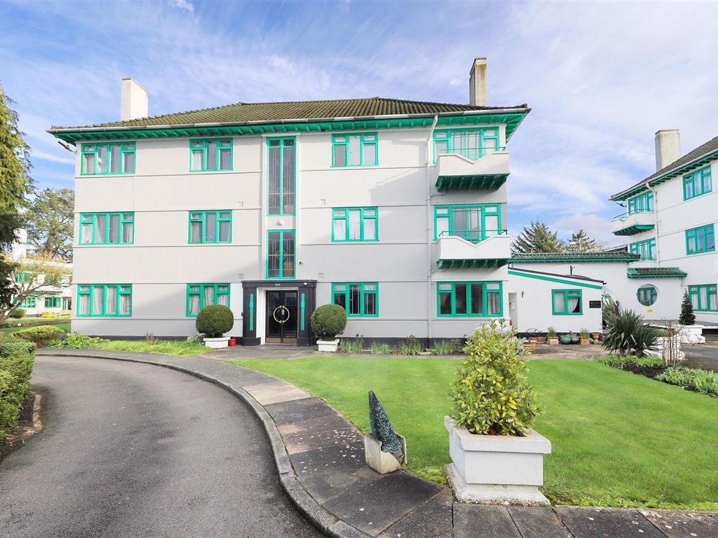 2 bed flat for sale in Elm Park Road, Pinner HA5, £385,000 Zoopla