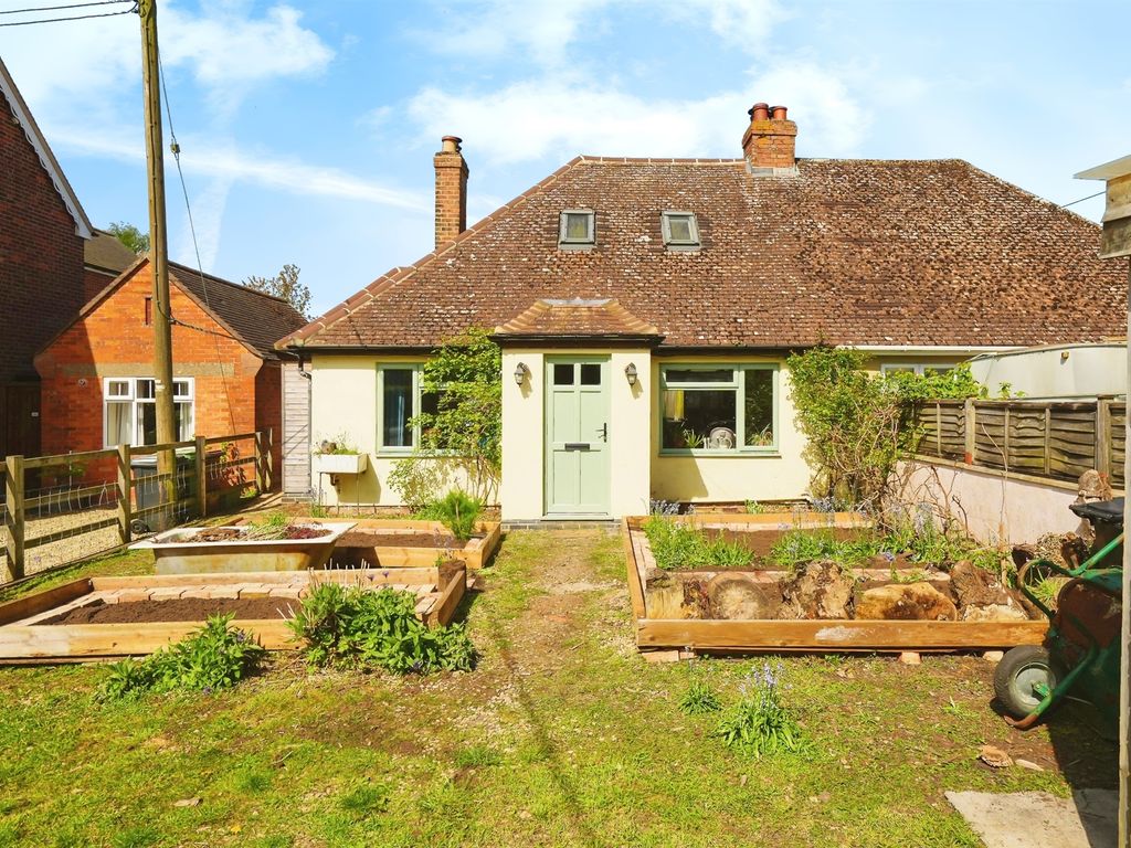 4 bed semidetached house for sale in Netherton Road, Appleton