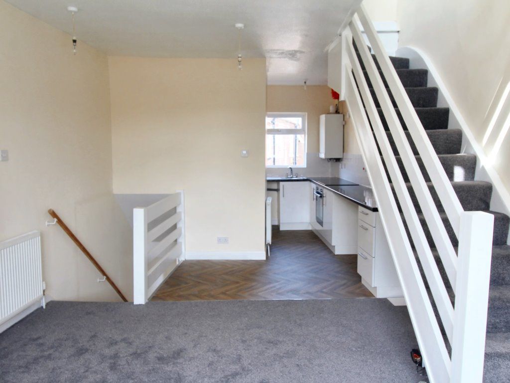 1 bed flat to rent in Chilwell Road, Beeston, Nottingham NG9, £795 pcm