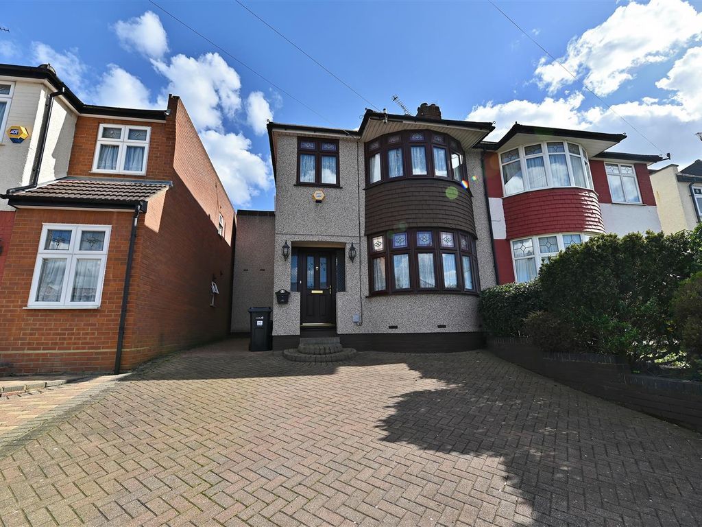 3 bed semidetached house for sale in Caterham Avenue, Clayhall, Ilford
