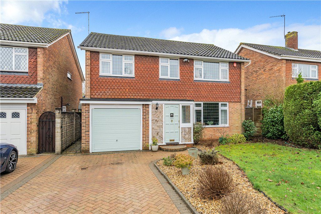 4 bed detached house for sale in ster Close, Maidenhead, Berkshire