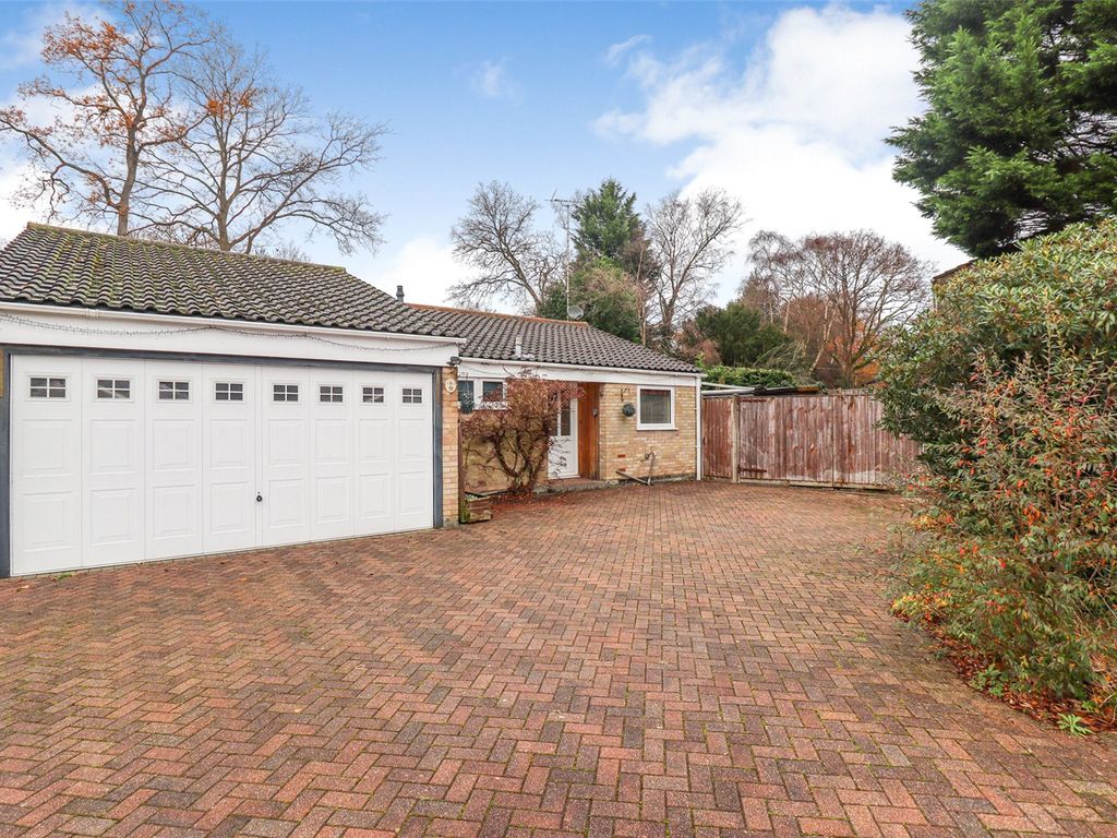 3 bed bungalow for sale in Verran Road, Camberley, Surrey GU15, £530,000 Zoopla